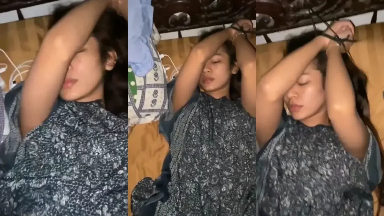 Bokep Terbaru - Jam 2 Lagi Enak Tidur Malah Dimasukin...