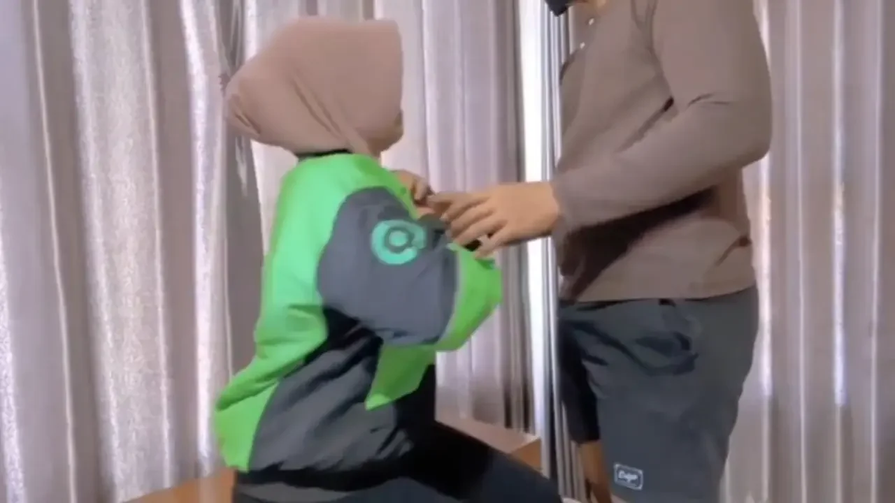 Gojek online wanita tobrut terpaksa layani pelanggan untuk k...